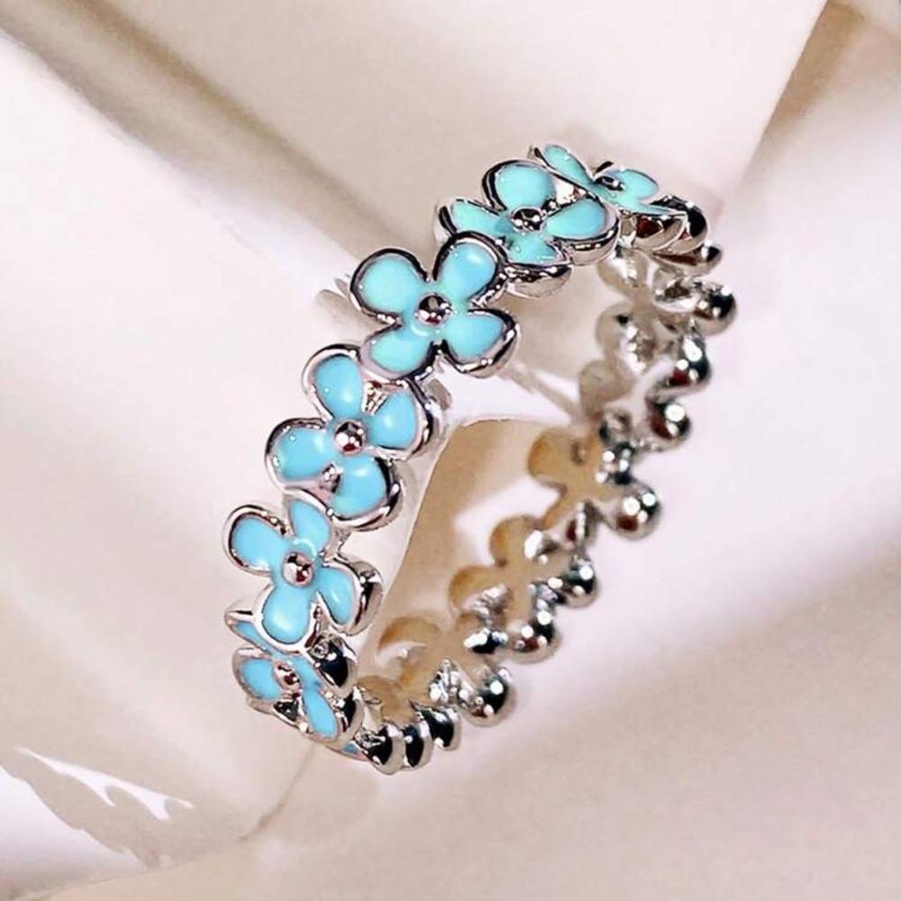 New Elegant Silver and Blue Floral Ring